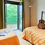 Large Among The Hazelnuts - Unesco Apartamento