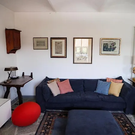Large Among The Hazelnuts - Unesco Apartment