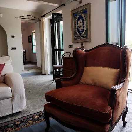 Large Among The Hazelnuts - Unesco Apartment