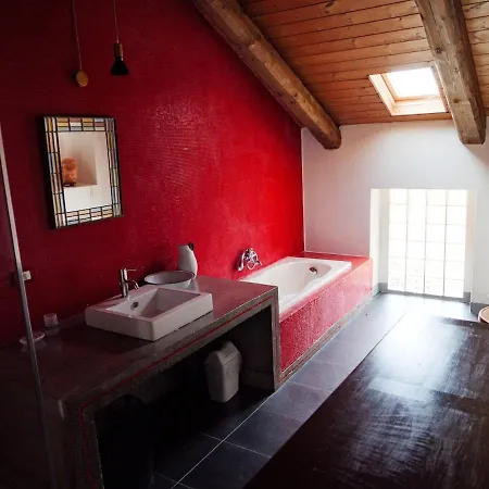 Large Among The Hazelnuts - Unesco Apartment Castellero