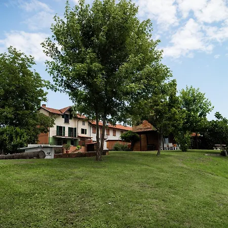 Large Among The Hazelnuts - Unesco Apartment